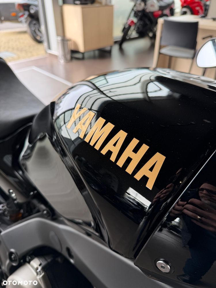 Yamaha XSR - 4