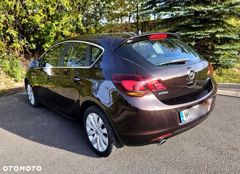 Opel Astra 2012 photo 5