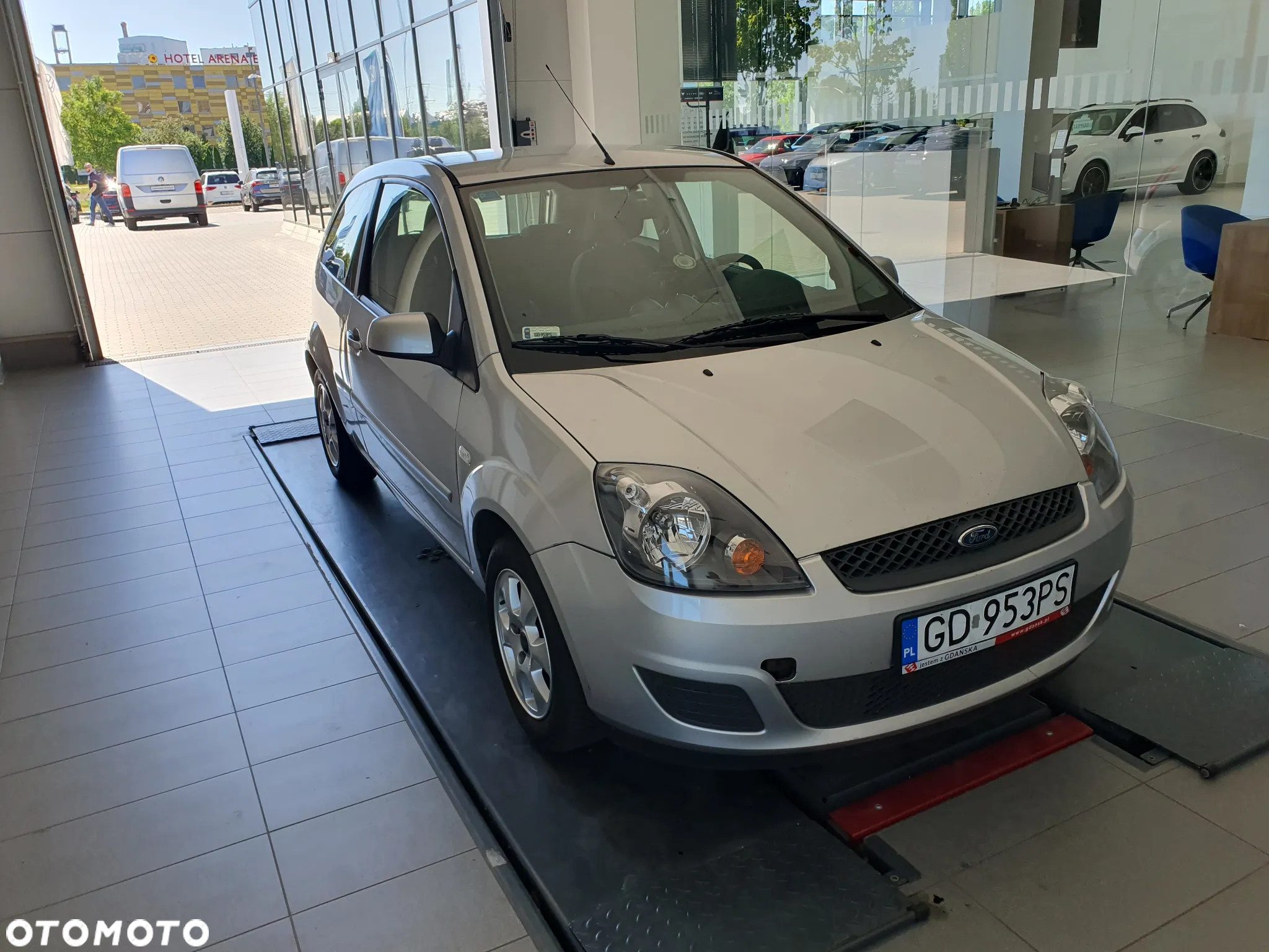 Ford Fiesta 1.4 Ambiente - 2