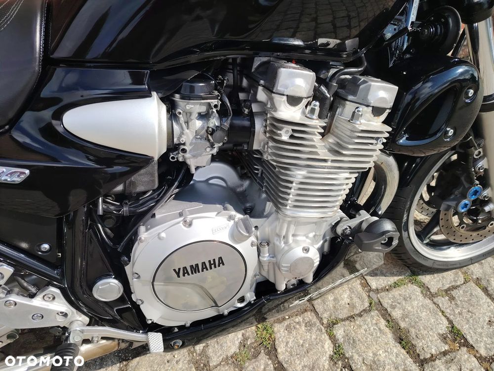Yamaha XJR - 13
