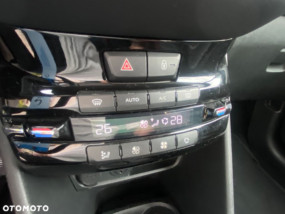 Peugeot 208 1.6 VTi Allure - 16