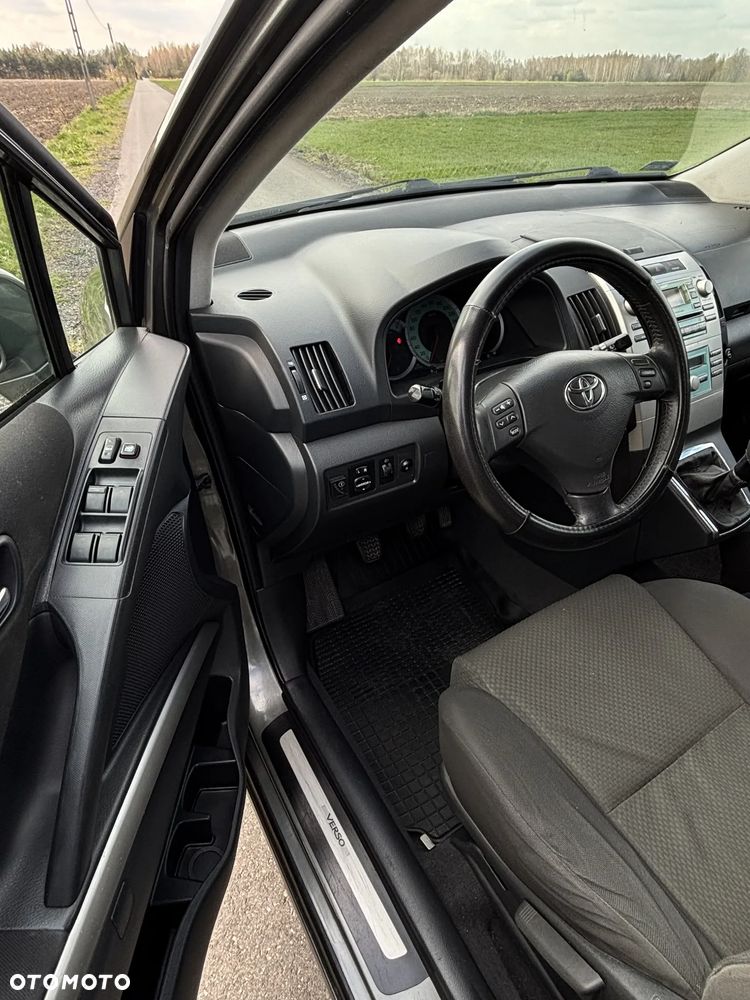 Toyota Corolla Verso 1.8 Sol - 10