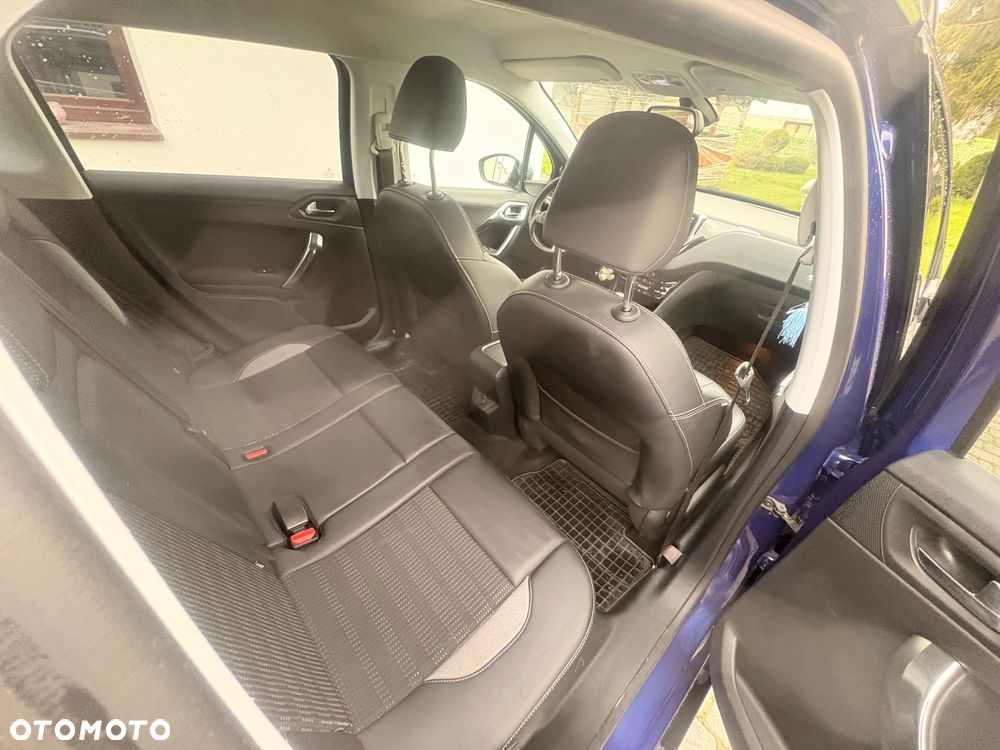 Peugeot 2008 1.6 e-HDi Allure S&S - 12