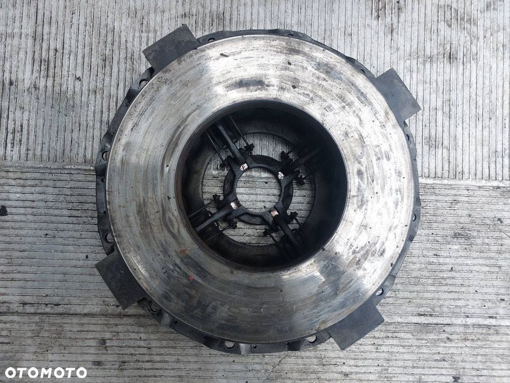 DOCISK SPRZĘGŁA + ŁOŻYSKO OPOROWE KAMAZ 5320 I 11.0 V8 - 4