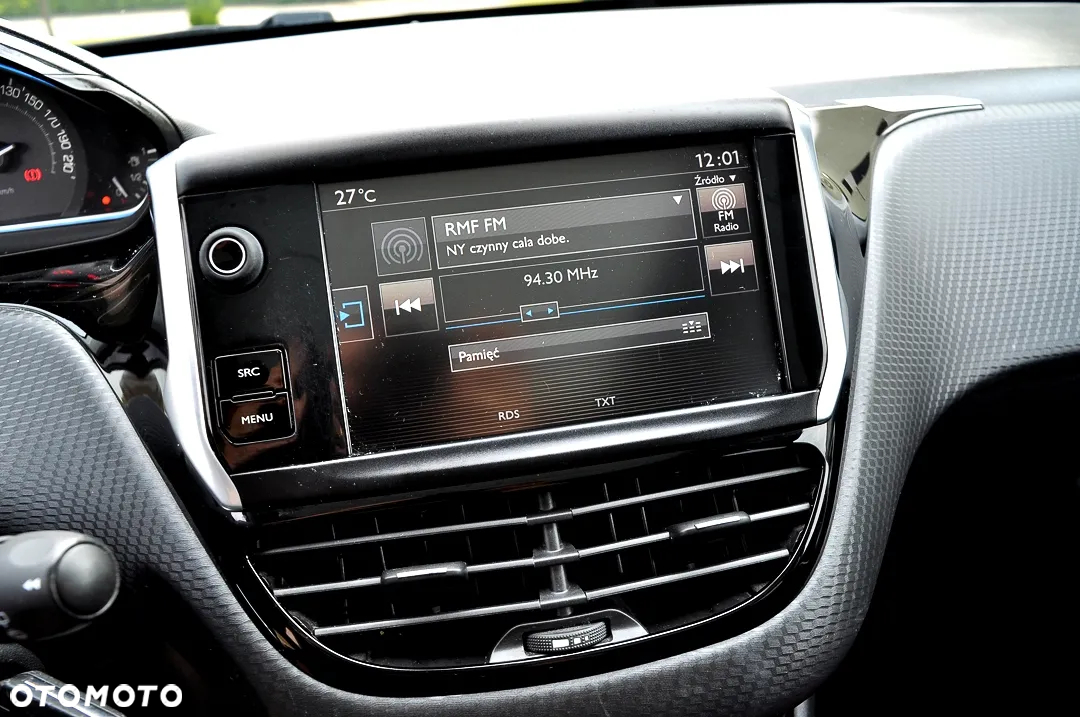 Peugeot 2008 1.2 Pure Tech GPF Allure S&S - 22