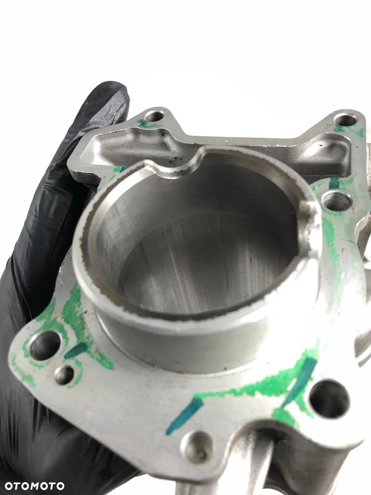PIAGGIO Vespa GTS Medley 125 Cylinder - 4