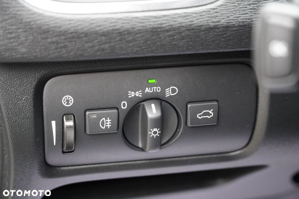 Volvo V40 T2 Geartronic Momentum - 18