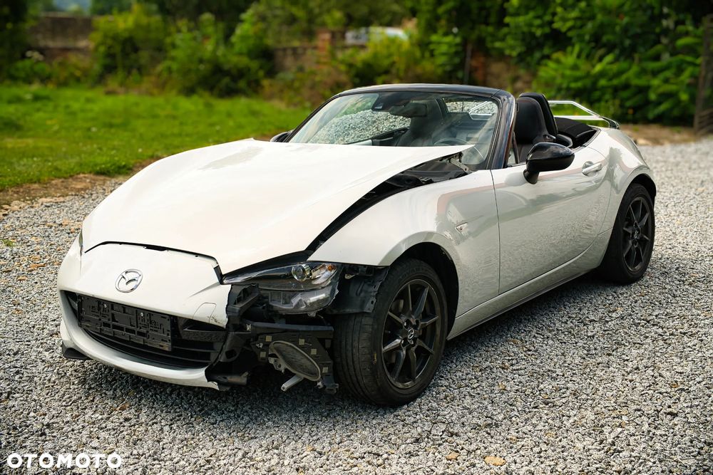 Mazda MX-5 SKYACTIV-G 131 Exclusive-Line - 2