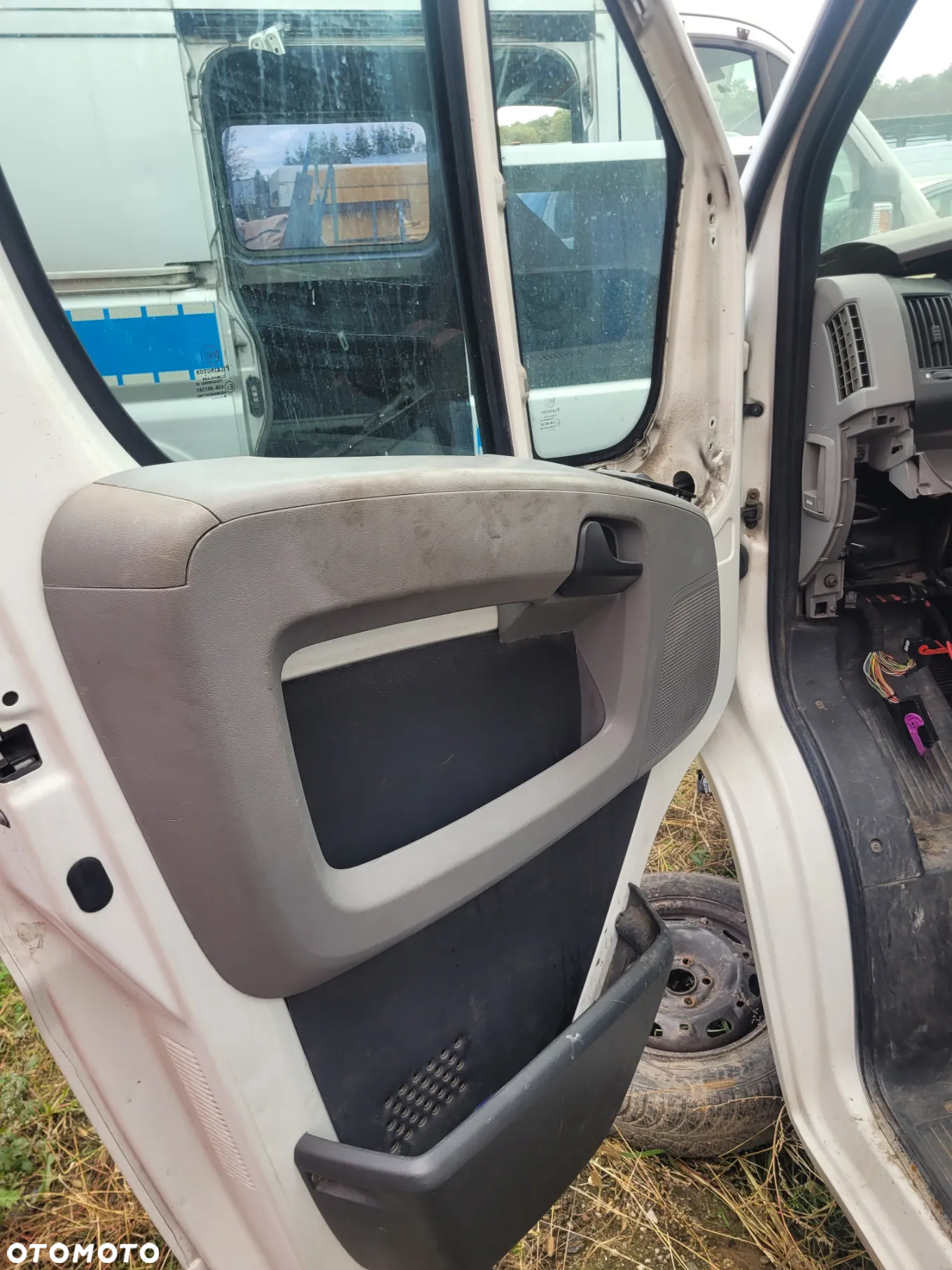 FIAT DUCATO III fotel fotele kanapa deska kokpit podsufitka boczek boczki klamka podłokietnik licznik prędkościomierz panel - 4