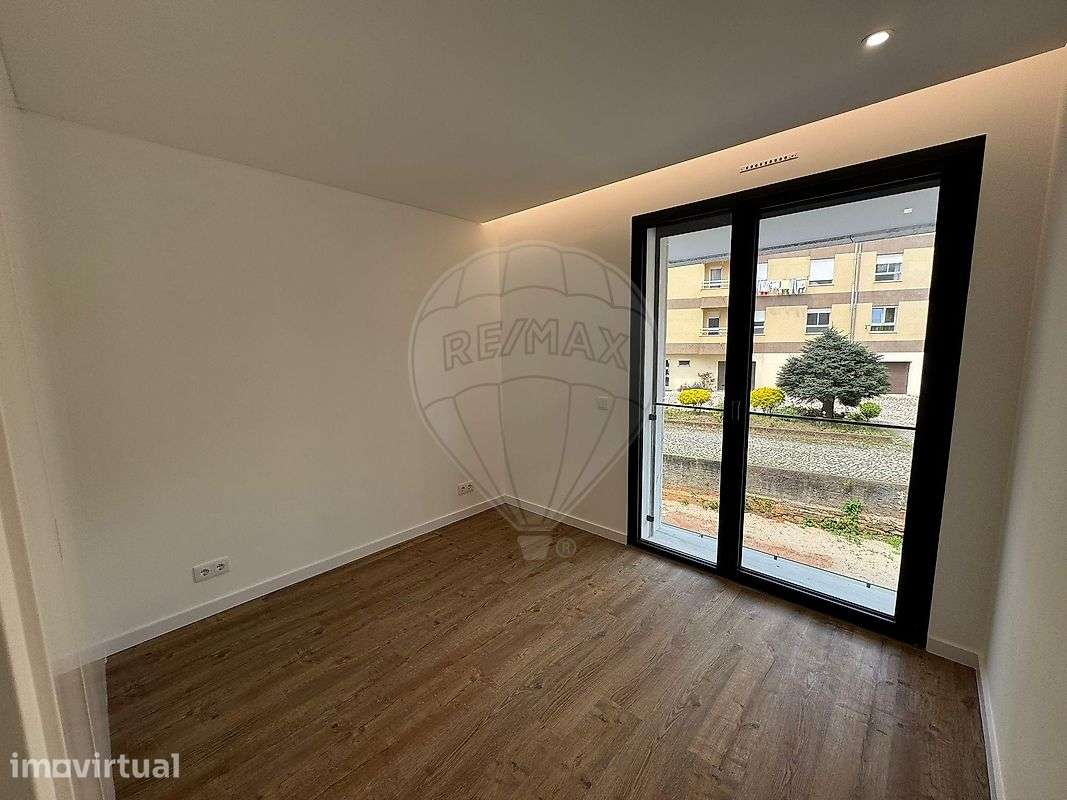 Apartamento T2 para arrendamento - Grande imagem: 2/12