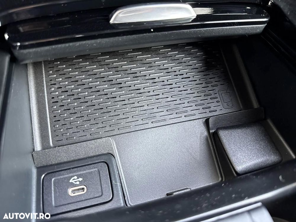Mercedes-Benz GLA - 23