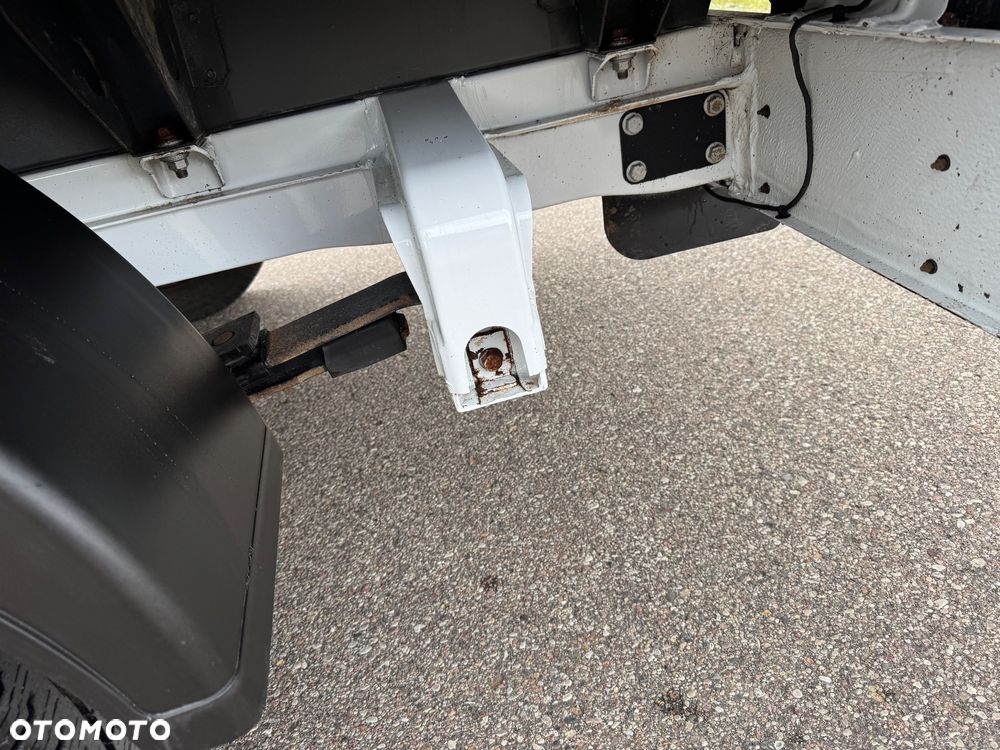 Mercedes-Benz Sprinter - 16