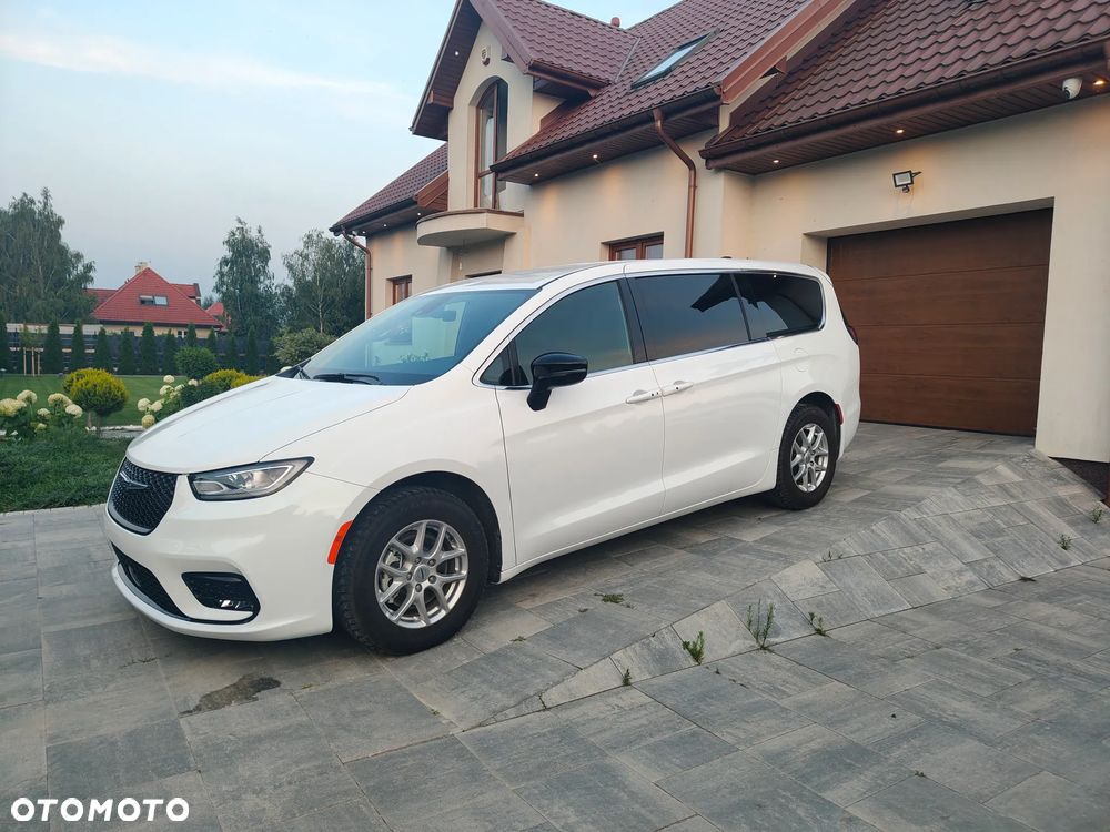 Chrysler Pacifica - 33