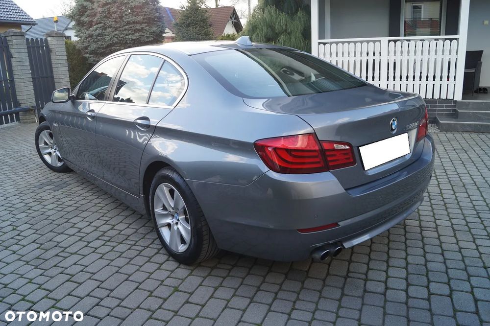 BMW Seria 5 520d Efficient Dynamics Edition - 14
