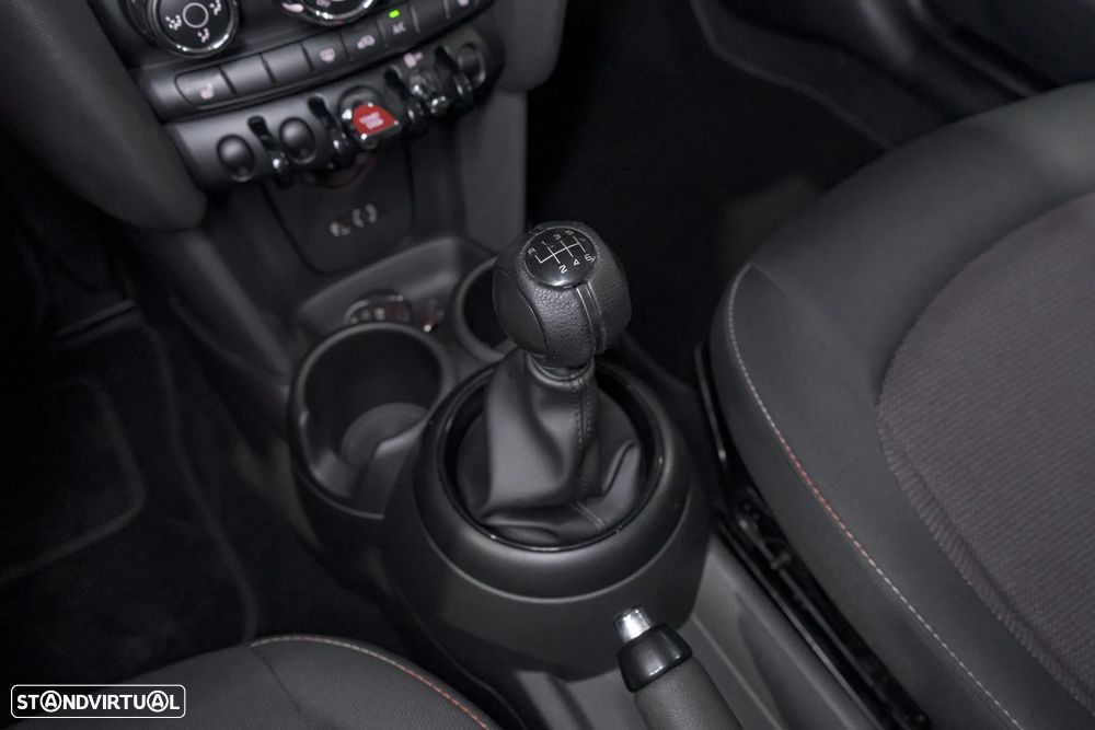 MINI 3 Portas One - 16