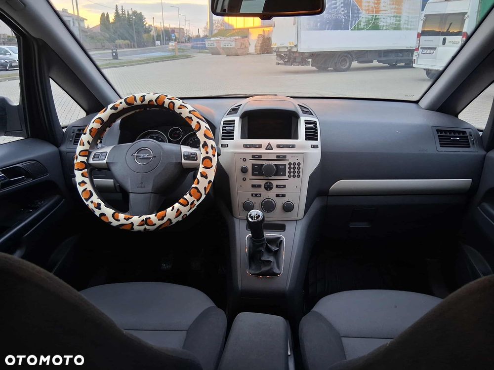 Opel Zafira 1.6 - 9