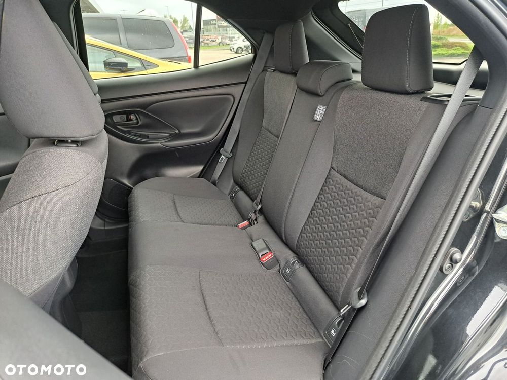 Toyota Yaris Cross Hybrid 1.5 Comfort 4x4 - 19