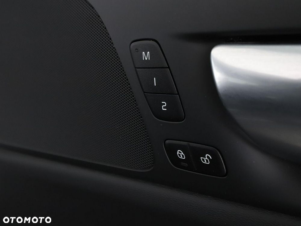Volvo V60 B4 D Plus Dark - 38
