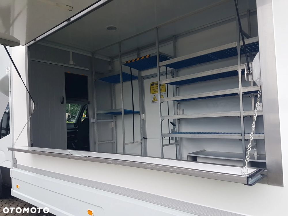 Iveco DAILY SKLEP FOODTRUCK BAR KONTENER NISKOPODŁOGOWY 4,44x2,23x2,42 KLIMA 35S14 DMC 3500KG - 32