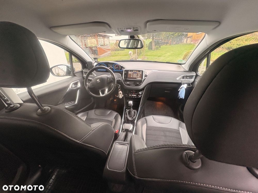 Peugeot 2008 1.6 e-HDi Allure S&S - 11