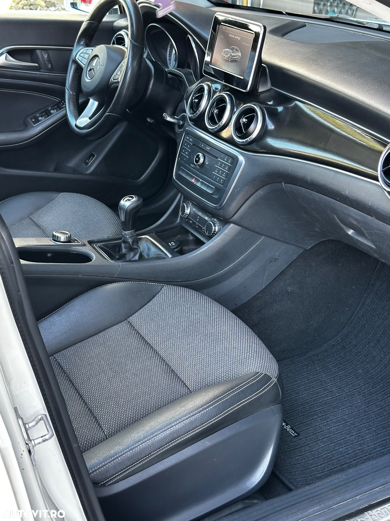 Mercedes-Benz CLA 200 d - 4