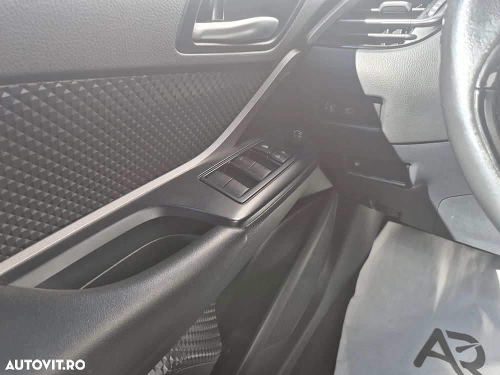 Toyota C-HR 1.8 HSD 122 CP 4x2 CVT Core - 13
