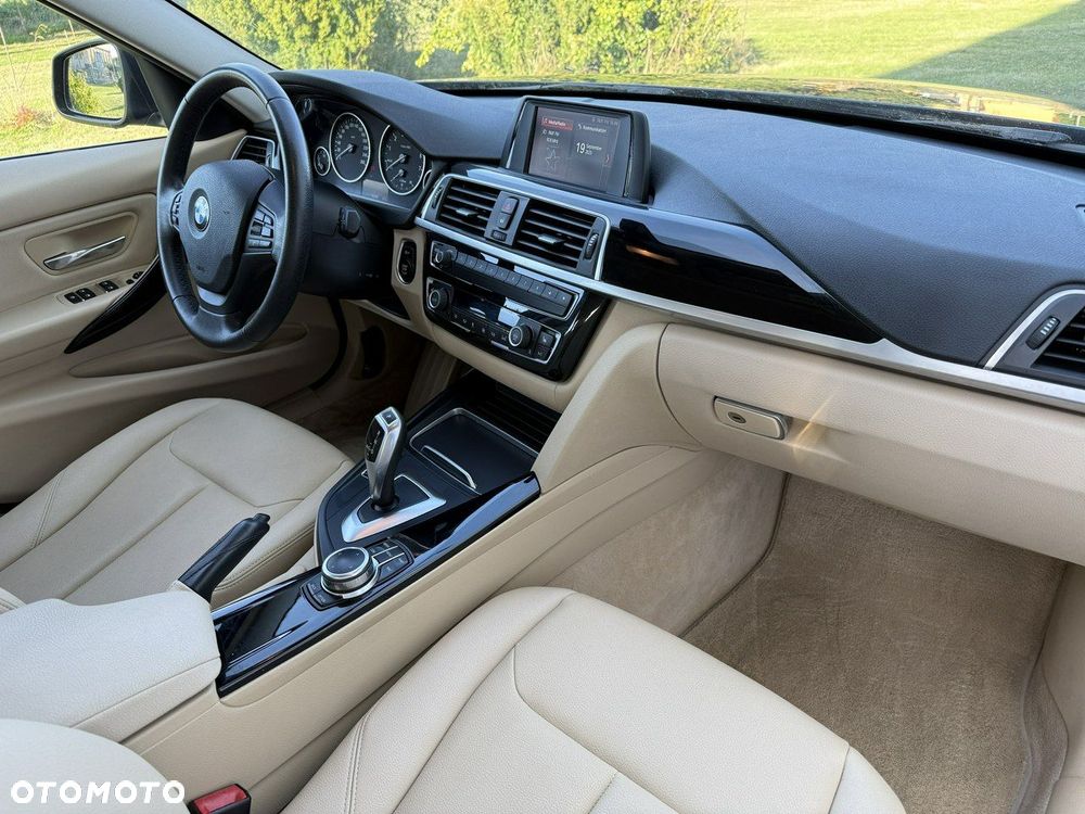 BMW Seria 3 320i Luxury Line - 13