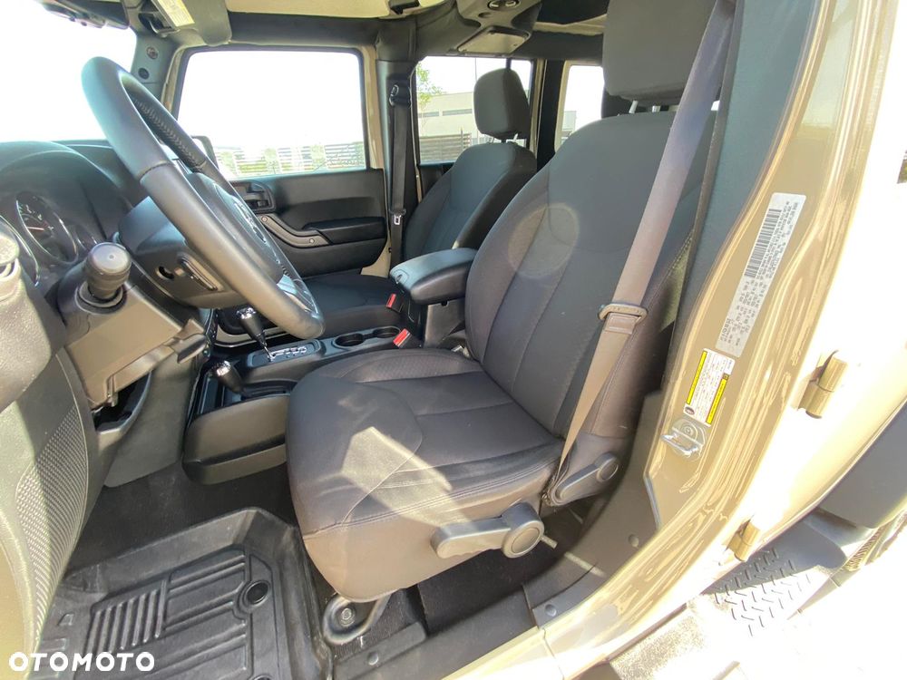 Jeep Wrangler 3.6 Unlim X - 22