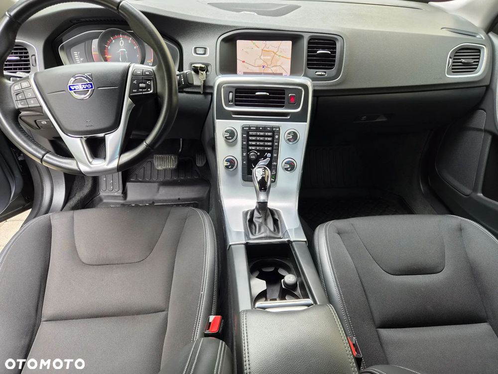 Volvo S60 T5 Drive-E Dynamic Edition (Momentum) - 3