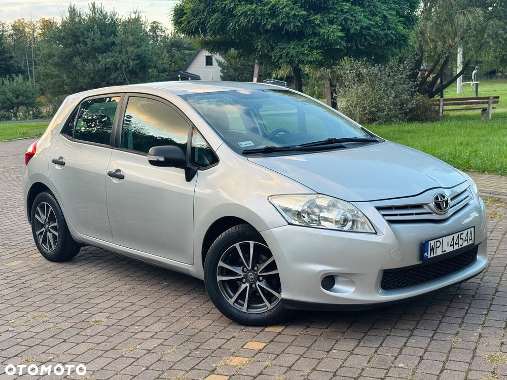 Toyota Auris 1.4 D-4D Luna EU5 - 6