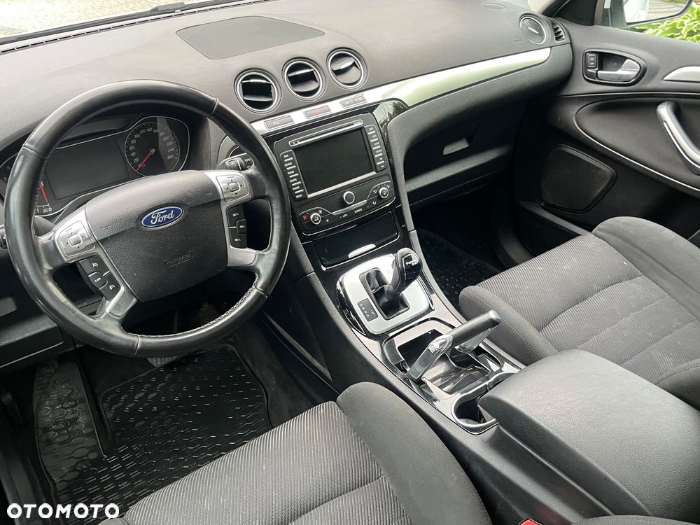 Ford S-Max - 22
