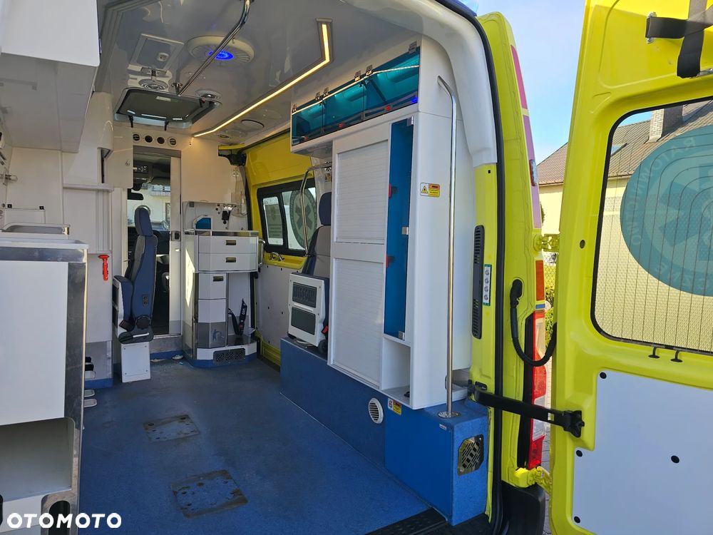 Renault MASTER Karetka Ambulans - 12
