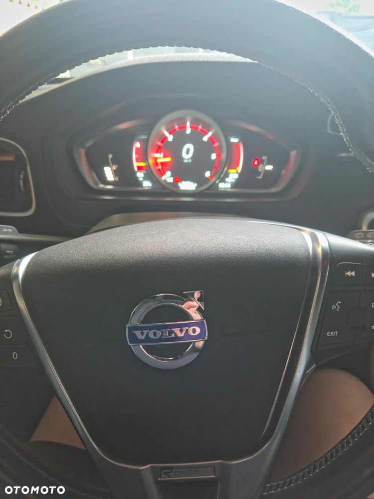 Volvo V40 D3 R-Design - 10
