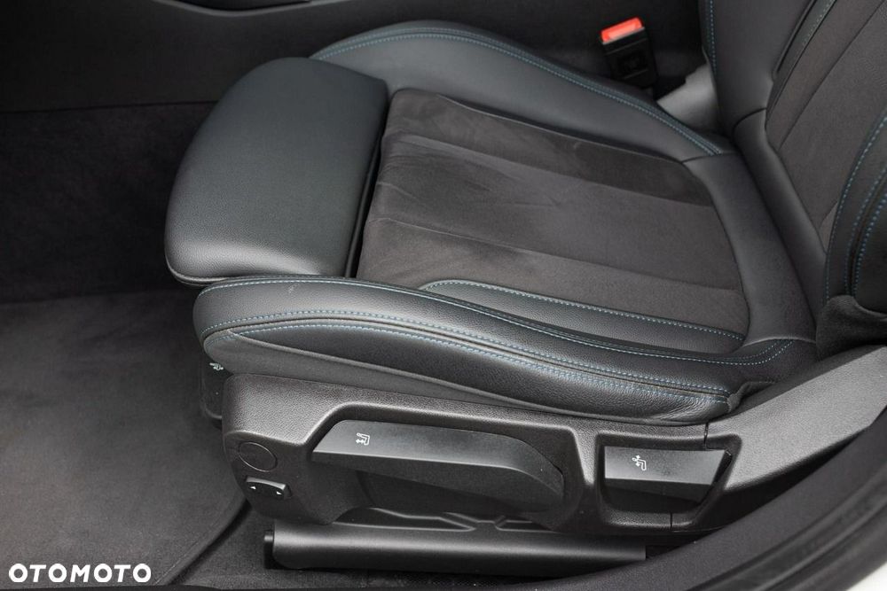 BMW Seria 3 318i M Sport - 10