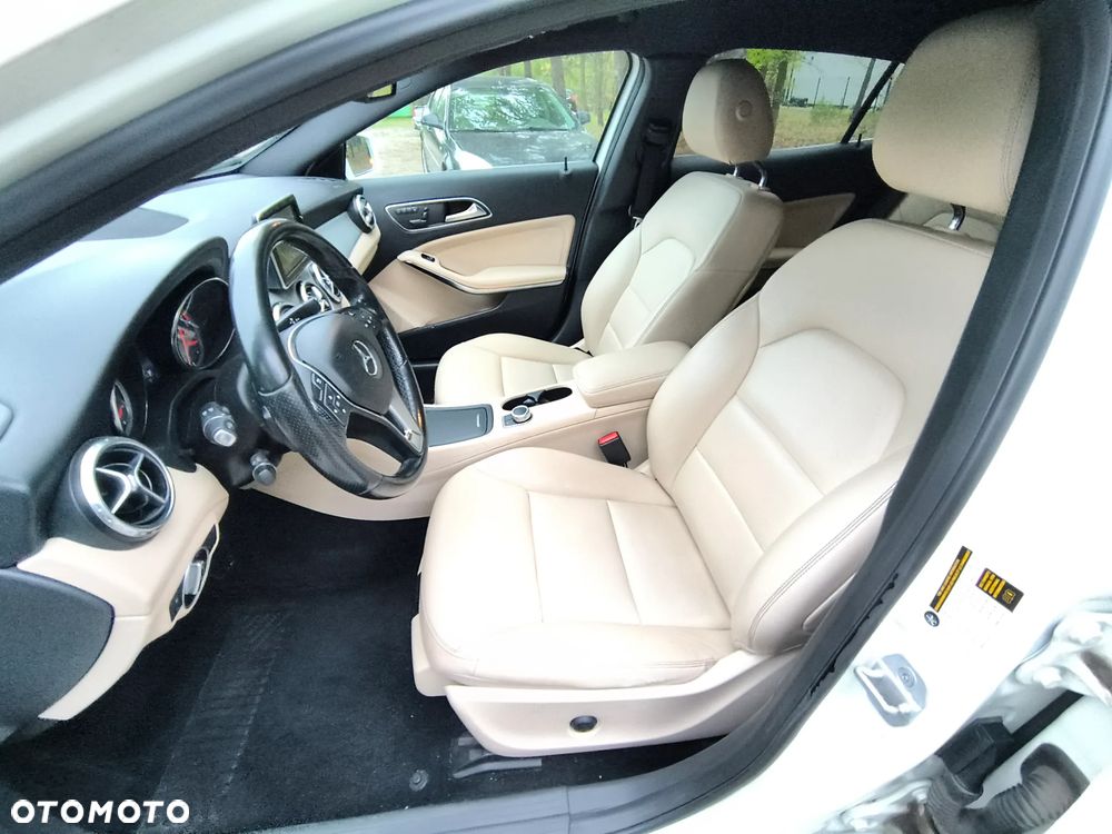 Mercedes-Benz GLA 250 4Matic 7G-DCT Activity Edition - 34