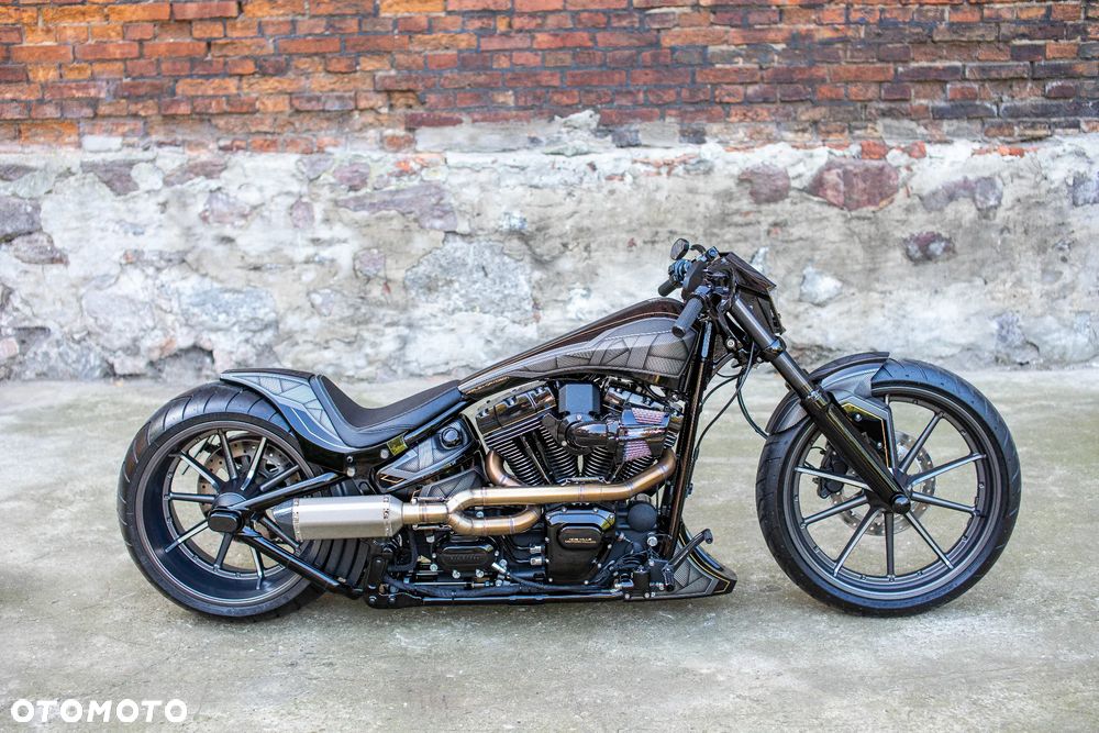 Harley-Davidson Softail Breakout - 1