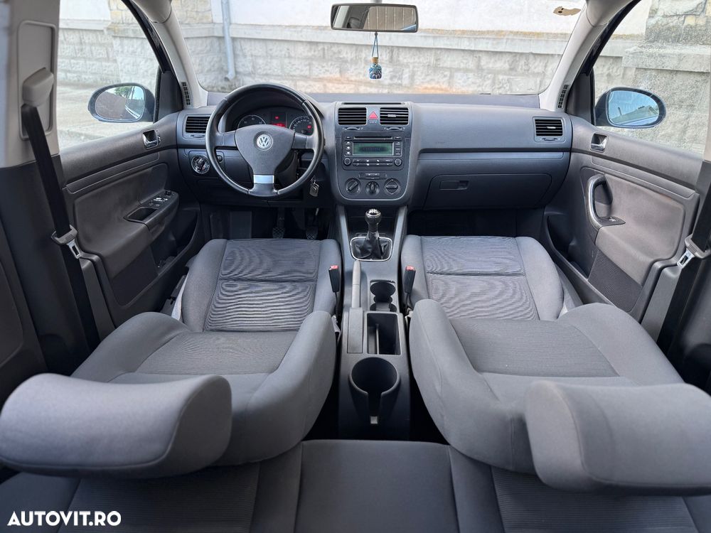 Volkswagen Golf - 10