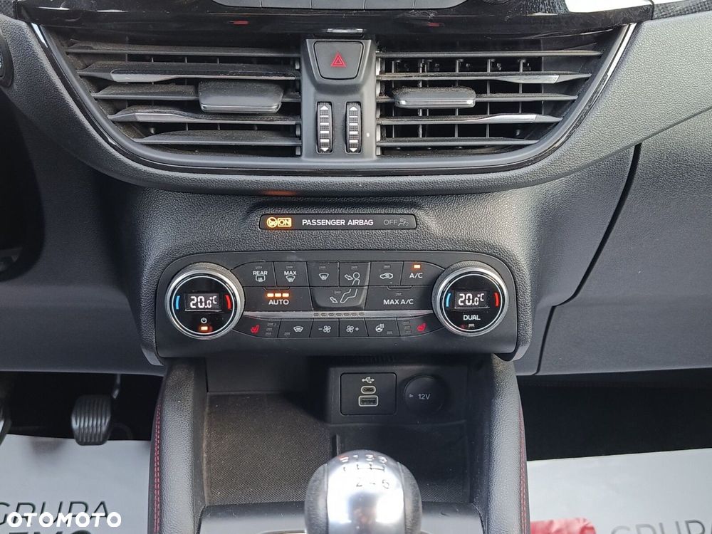 Ford Kuga 1.5 EcoBoost FWD ST-Line X - 28