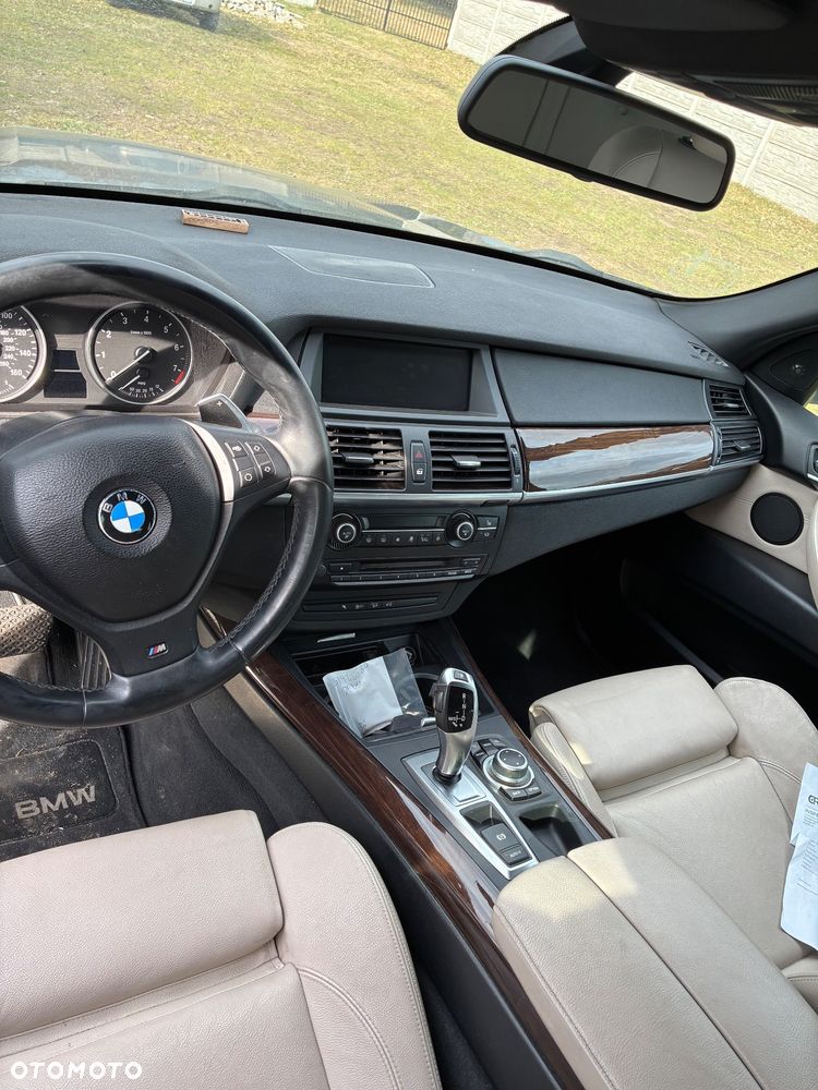 BMW X5 xDrive50i - 9