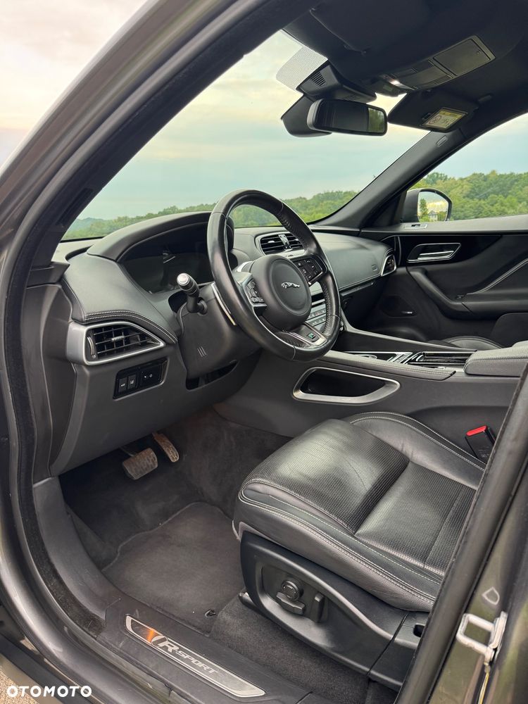 Jaguar F-Pace 2.0 i4D AWD R-Sport - 24