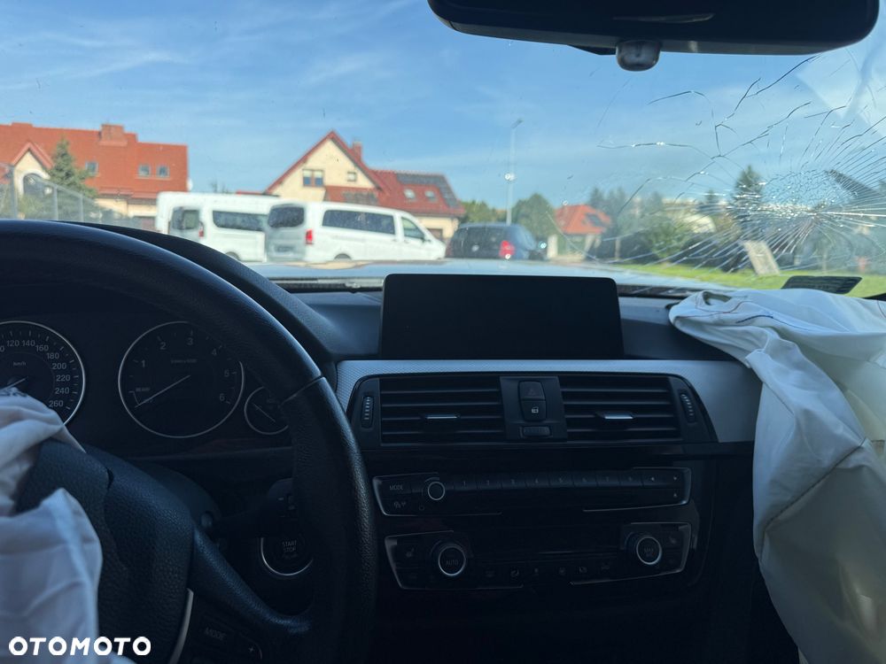 BMW Seria 3 320d M Sport - 6