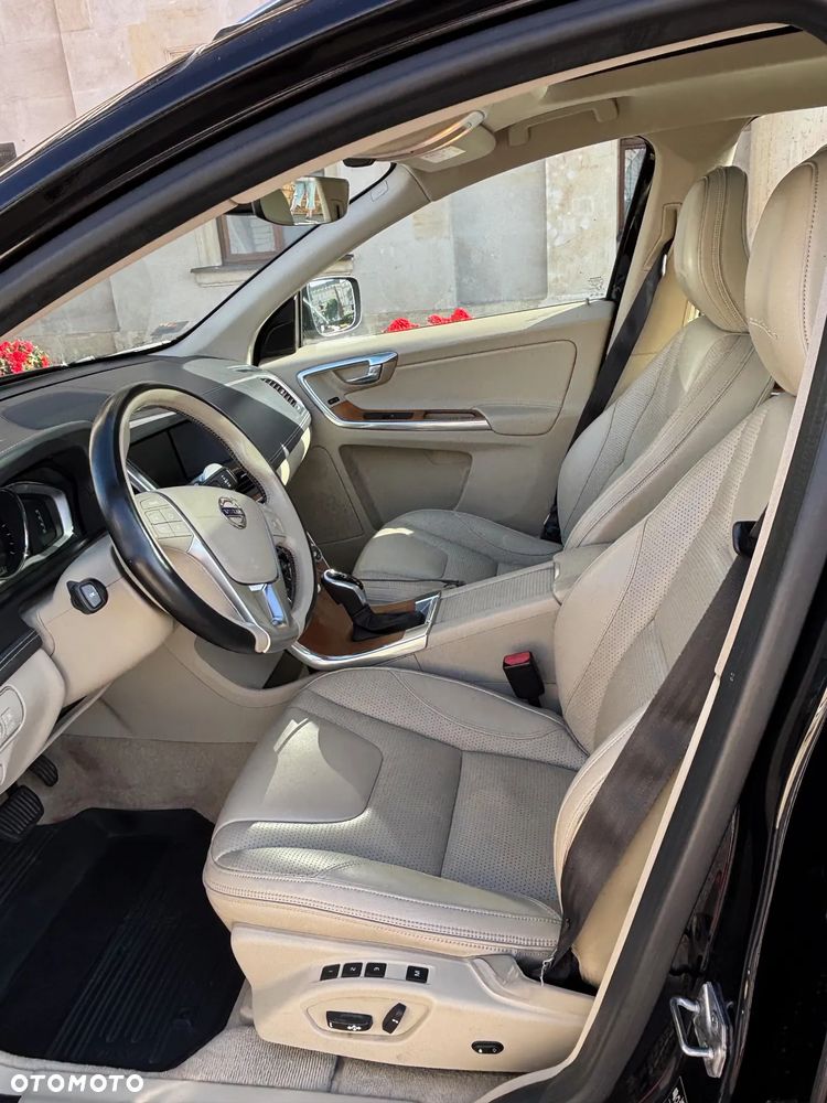 Volvo XC 60 T5 AWD Drive-E Momentum - 12