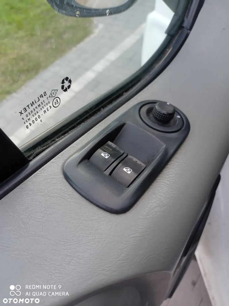 Renault Trafic 2.0 dCi 90 Combi L1H1 - 11