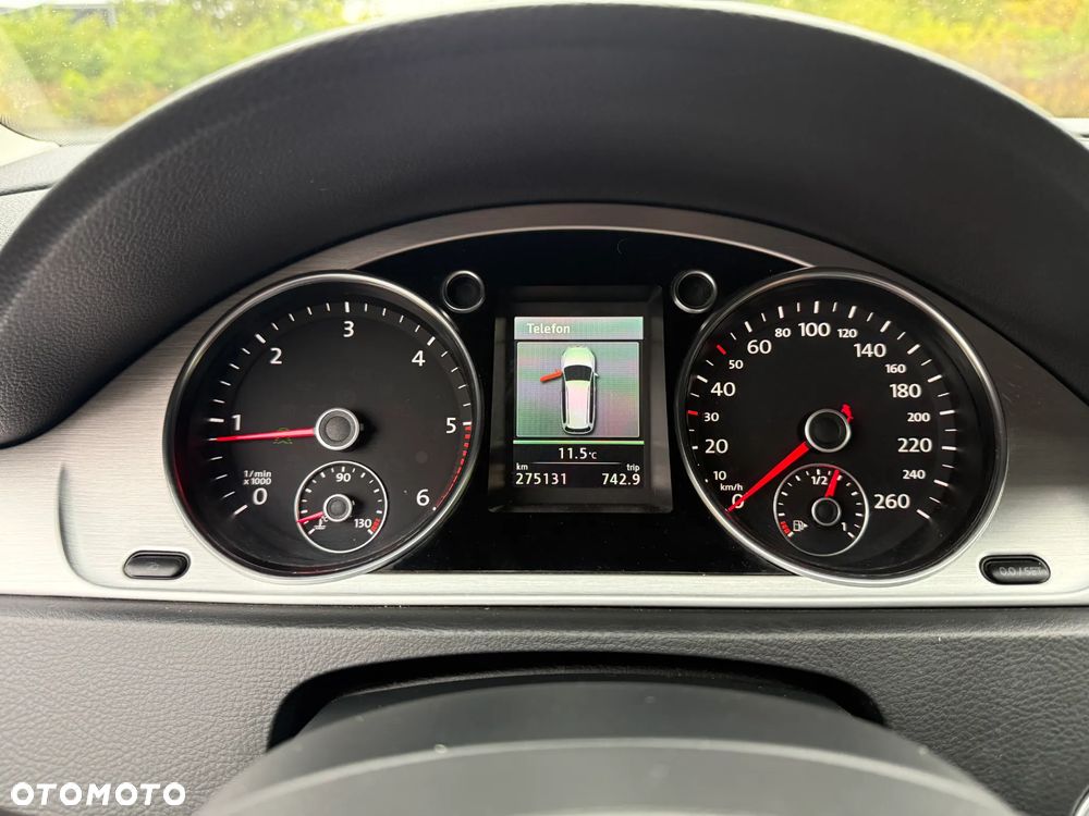 Volkswagen Passat - 21