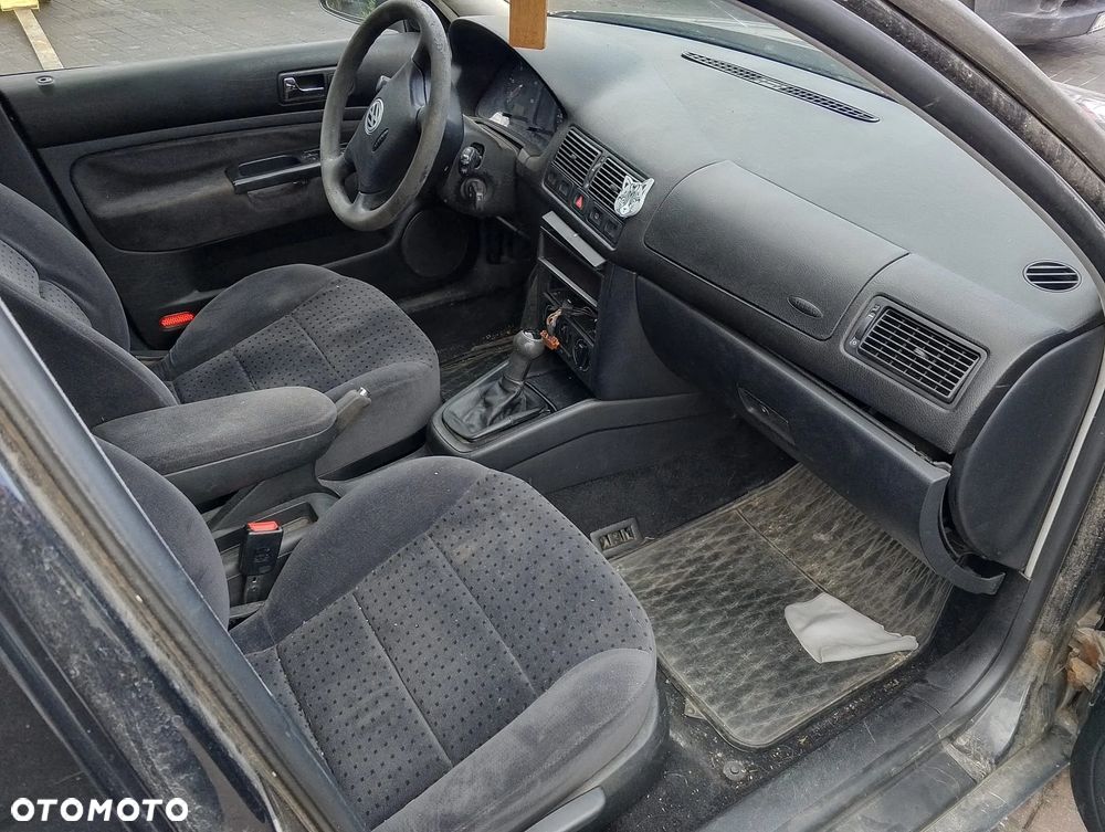 Volkswagen Golf IV (97-06r.) 1.9 TDI 89KM. Silnik ALH Skrzynia DQY lakier LC9Z / Z4.Cały na części. GWARANCJA !!! Przód Tył Zestaw Komplet Drzwi Klapa Zderzak Błotnik Maska Grill Atrapa Szyba Pas Lampa Lusterko Boczki Fotel Kanapa Kokpit Deska Rozdzielcza Przełącznik Włącznik Sterownik Przewody Wiązka Instalacja Moduł Komputer Czujnik Listwa Pompa Alternator Wtryski Głowica Rozrusznik Kompresor Sprzęgło Dwumas Silnik Skrzynia ABS Klimatyzacji Paliwa Wspomagania Kolektor Turbina Przepustnica Zawór Chłodnica Koło Hak Belka Sanki Zawieszenie Mcpherson Półoś Amortyzator Wydech Tłumik Zacisk Most - 6