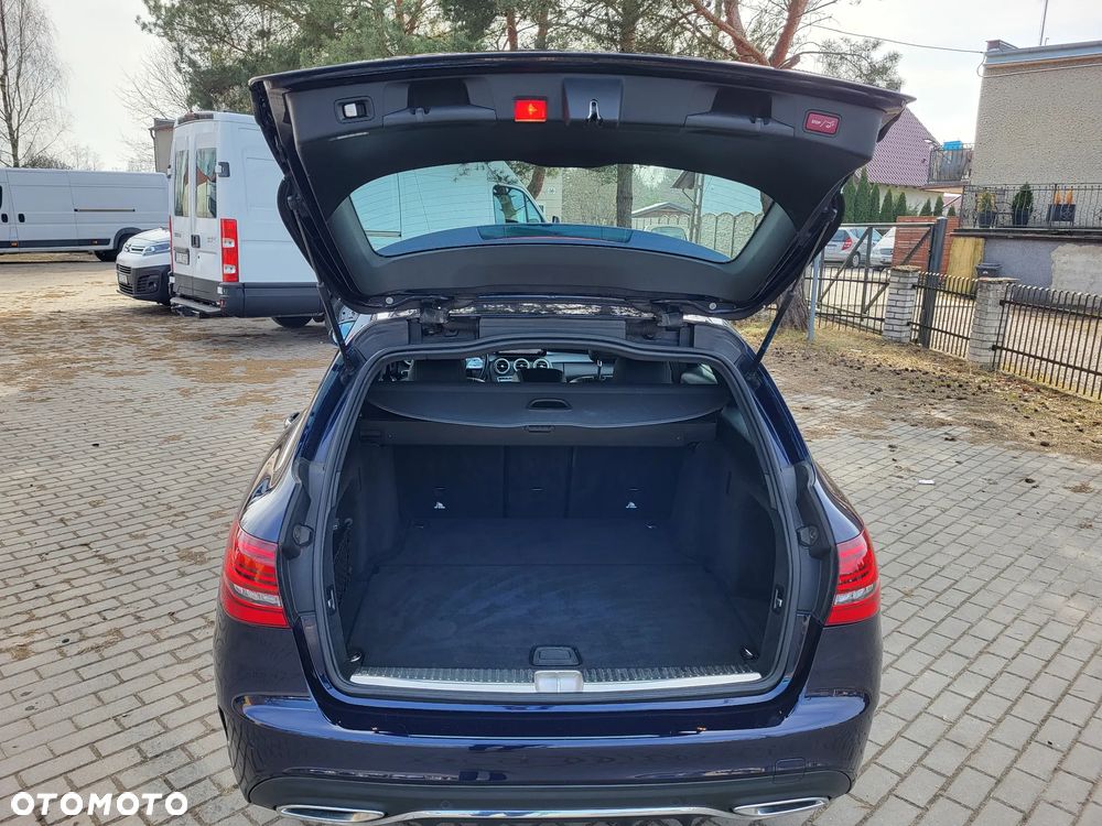 Mercedes-Benz Klasa C 220 d 9G-TRONIC AMG Line - 23