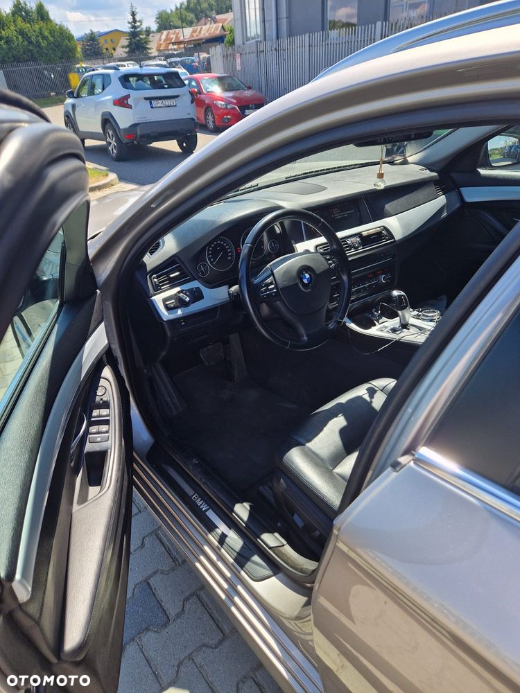 BMW Seria 5 520d Touring - 6