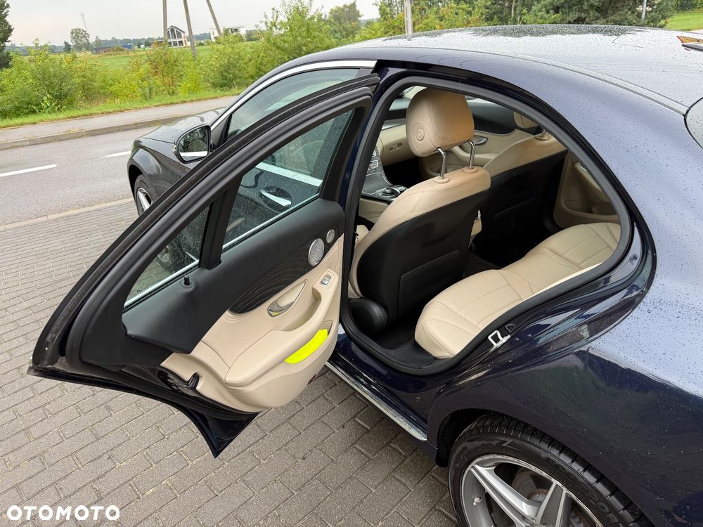 Mercedes-Benz Klasa C 300 7G-TRONIC - 14