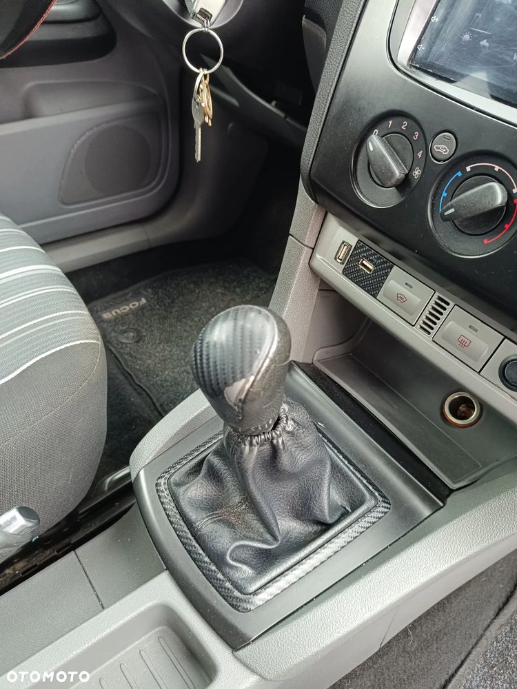 Ford Focus - 30