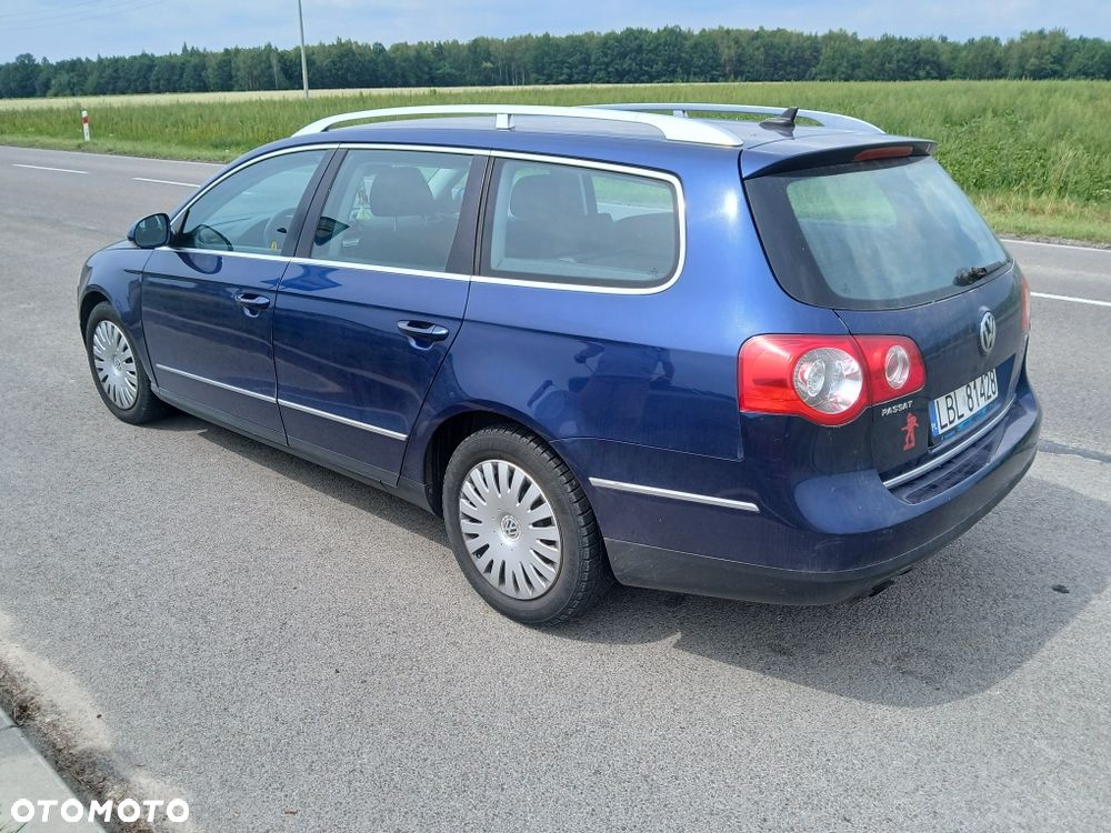 Volkswagen Passat - 4